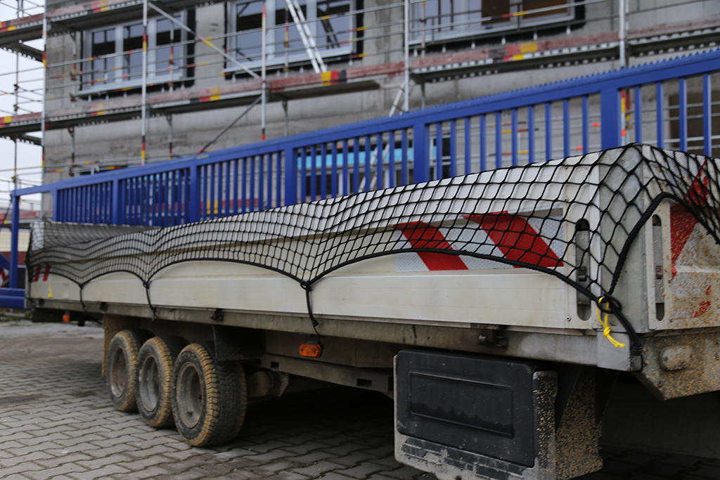 Abdecknetz 2,5m x 5m Anhängernetz Transportnetz zur Ladungssicherung